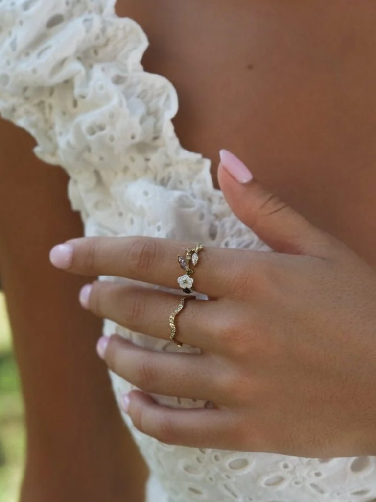 Crystal White Blossom Ring Gold — image 3 of 3